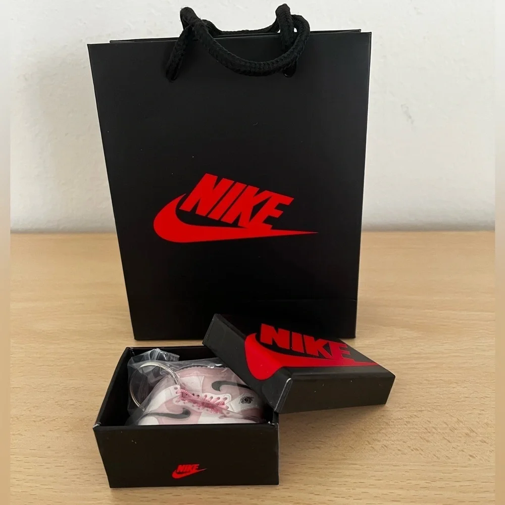 Pink and Black Fashion Sneaker Keychain BNIB with Box Shopper